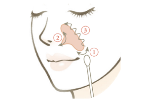 綿棒で塗膜周辺のざらつき感を取り除く