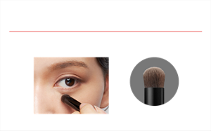 眼周、唇周、臉部 完全服貼任何想遮瑕的在意部位 點拍般按壓塗刷 即可打造不留刷痕的完美妝感 使用場景 濃密極細刷毛 渾圓形狀設計