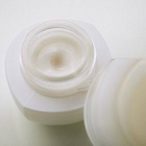 ILLUMINATIVE_CREAM