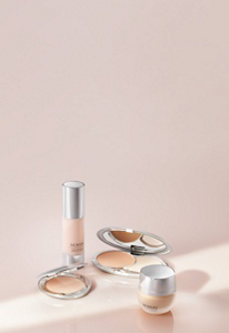 Cellular Performance Foundation products displayed on pink-beige background.