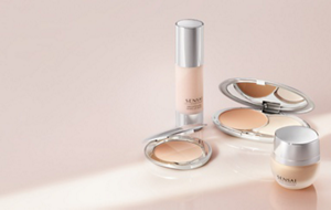 Cellular Performance Foundation products displayed on pink-beige background.