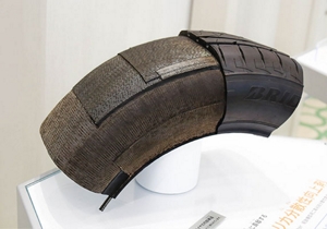 高い安全性と艇燃費を両立する「シリカ分散性向上剤」を含む自動車用タイヤ