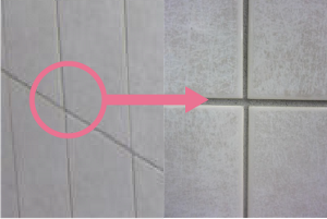 「バスマジックリン SUPER CLEAN 業務用」を使用して清掃を行った壁を拡大した写真。タイルの目地に黒カビ汚れは確認できない。