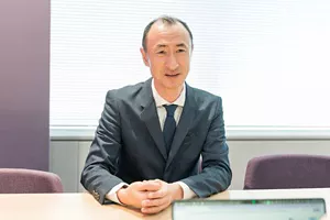 「自然と眠くなるための生活習慣の改善方法」について解説している菅原 洋平さんの写真