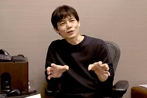 「ストレスによる自律神経やホルモンの乱れが体調不良に影響する?」という疑問について解説している久手堅 司さんの写真