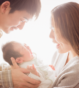 無香を好む赤ちゃんのいる夫婦