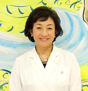 対馬ルリ子先生のプロフィールイメージ。