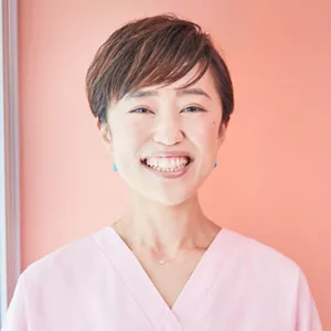 今回お話を伺った、女性泌尿科医師の佐藤亜耶先生の写真