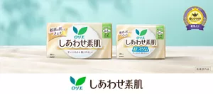 ロリエの生理用ナプキン、しあわせ素肌の商品ビジュアル。薄い緑色の空間、心地よい木漏れ日とともに商品が並んでいる。