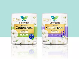 ロリエしあわせ素肌おりものシート Botanical Cotton100%の商品ビジュアル。薄い緑色の空間に商品が並んでいる。