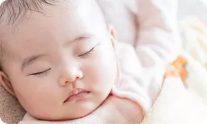 眠っている赤ちゃん