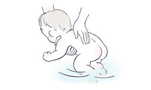 背中とおしりはうつぶせ姿勢にひっくり返して洗う