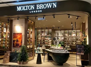 マレーシア クアラルンプールの The Exchange TRX Mallにオープンしたモルトンブラウンの旗艦店の店舗外観の画像