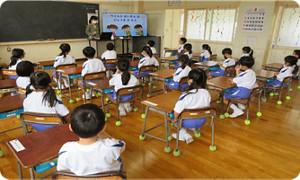 坂井市立三国西小学校での授業の様子