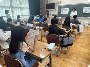清瀬市立清瀬第七小学校での授業の様子