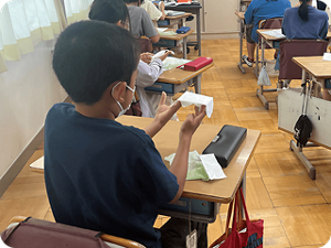 教材を使用している様子