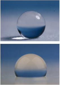 数理科学の予測から生まれた究極の水玉と、通常の水滴。