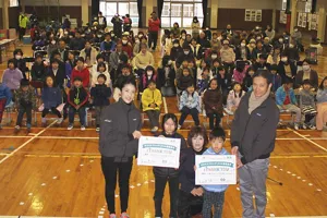 上勝町の上勝小学校で行われた、おかえりブロック譲渡式の写真。