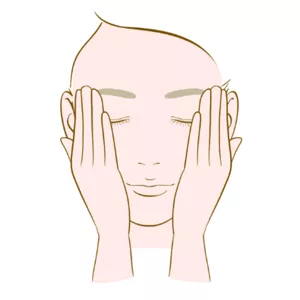 ③手の平全体で泡をつぶさないように、そっとつつみこみます。