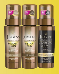 JERGENS<sup>®</sup> natural glow Daily Moisturizer