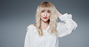 john-frieda-blonde-second-day-waves-banner