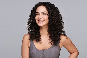 john-frieda-polished-defined-curls-banner
