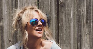 john-frieda-wavy-half-half-banner