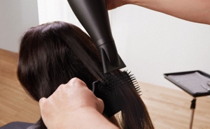 KS_MB2023_Brand_InSalonShot_Chair_BlowDry_02-s-mobile-582×357