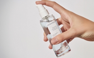 KS_MB2023_Brand_ProductInHand_HairOil-s-mobile-582×357-1