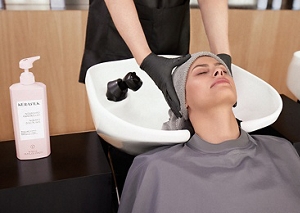 KS_MB2023_Brand_InSalonShot_Basin_Towel_01