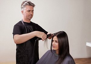 KS_MB2023_Brand_InSalonShot_Chair_HotIron_01
