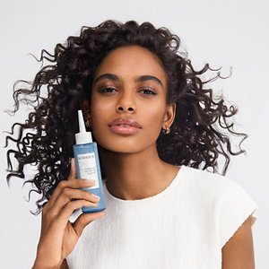 KS_HE2025_Brand_ProductInHand_Ananda_IE_RGB