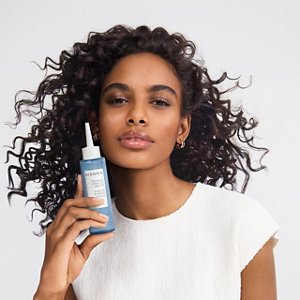 KS_HE2025_Brand_ProductInHand_Ananda_AS_RGB