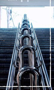 2.3_KMS-HAIR_London_Subway_Stairs_mobile