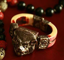 Bracelet from King Birendraのリンク