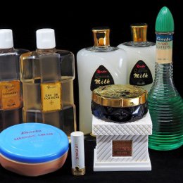 画像：第一次南極観測隊が携行したものと同じ種類の当時の化粧品（一部）