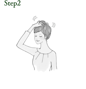 Step2 空気を含ませるように手ぐしを入れて、 髪を動かします。 シャンプーするように、 大きく手を動かすのがポイント。