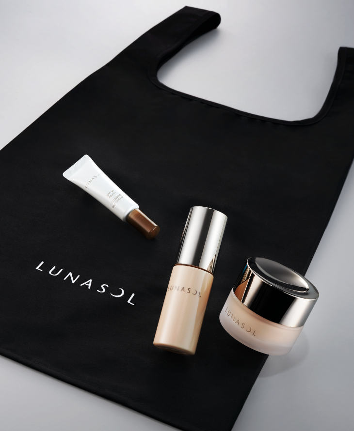 Glowing Treatment Liquid ルナソル