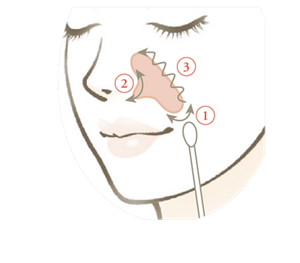 綿棒で塗膜周辺のざらつき感を取り除く