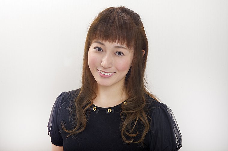 元タカラジェンヌ白華れみさんの簡単ヘアアレンジ1 ハーフアップ 美ビッドスマイル カネボウ化粧品