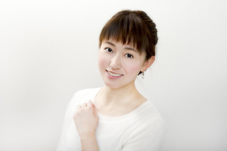 元タカラジェンヌ白華れみさんの簡単ヘアアレンジ2 フェミニンアップ 美ビッドスマイル カネボウ化粧品