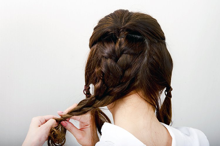 元タカラジェンヌ白華れみさんの簡単ヘアアレンジ2 フェミニンアップ 美ビッドスマイル カネボウ化粧品