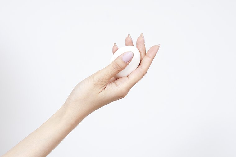 美しい所作レッスン１ 手の仕草をエレガントに 美ビッドスマイル カネボウ化粧品