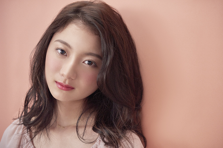 美人メイク術 イメージ別チーク ハイライトの入れ方 美ビッドスマイル カネボウ化粧品