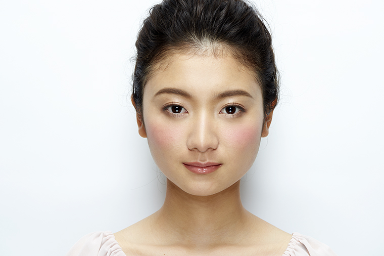美人メイク術 イメージ別チーク ハイライトの入れ方 美ビッドスマイル カネボウ化粧品 美人メイク術 イメージ別チーク ハイライトの入れ方 美ビッドスマイル カネボウ化粧品