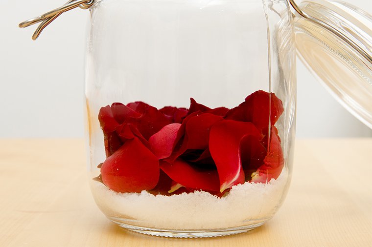 香るインテリア モイストポプリ ローズ の作り方 美ビッドスマイル カネボウ化粧品 香るインテリア モイストポプリ ローズ の作り方 美ビッドスマイル カネボウ化粧品