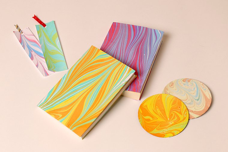 マーブリング カラー墨流し で作るオリジナルブックカバー 美ビッドスマイル カネボウ化粧品