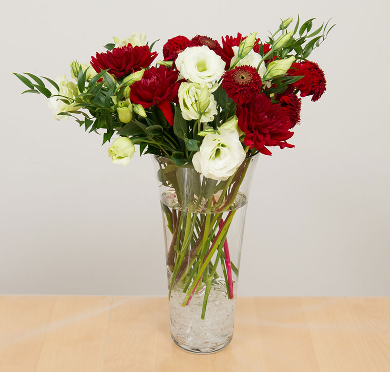 生花レッスン１ 贈られた花束の飾り方 美ビッドスマイル カネボウ化粧品