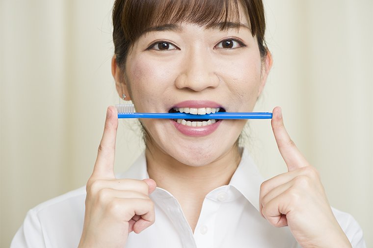 正しく噛む習慣をつけるエクササイズで顔の左右バランスを整える 美ビッドスマイル カネボウ化粧品