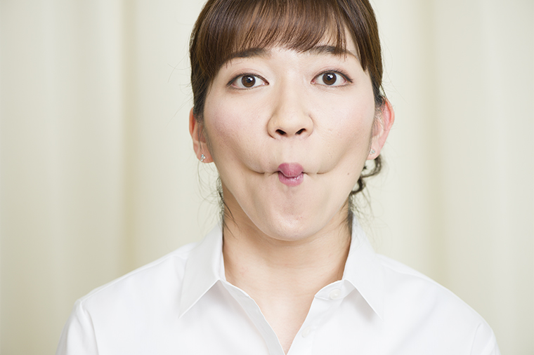正しく噛む習慣をつけるエクササイズで顔の左右バランスを整える 美ビッドスマイル カネボウ化粧品